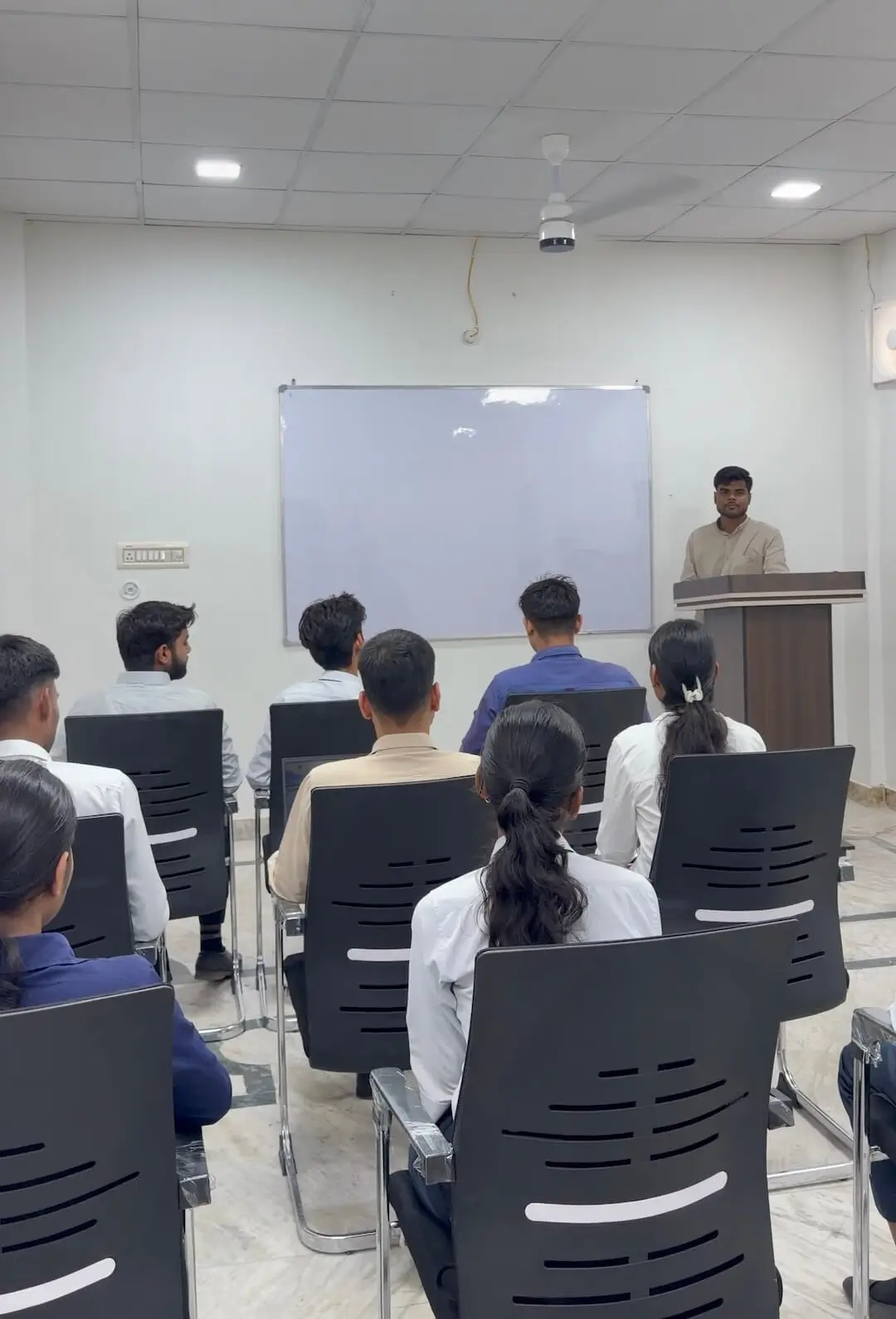 Classroom at Cloudemy Edge IT training institute in Lucknow